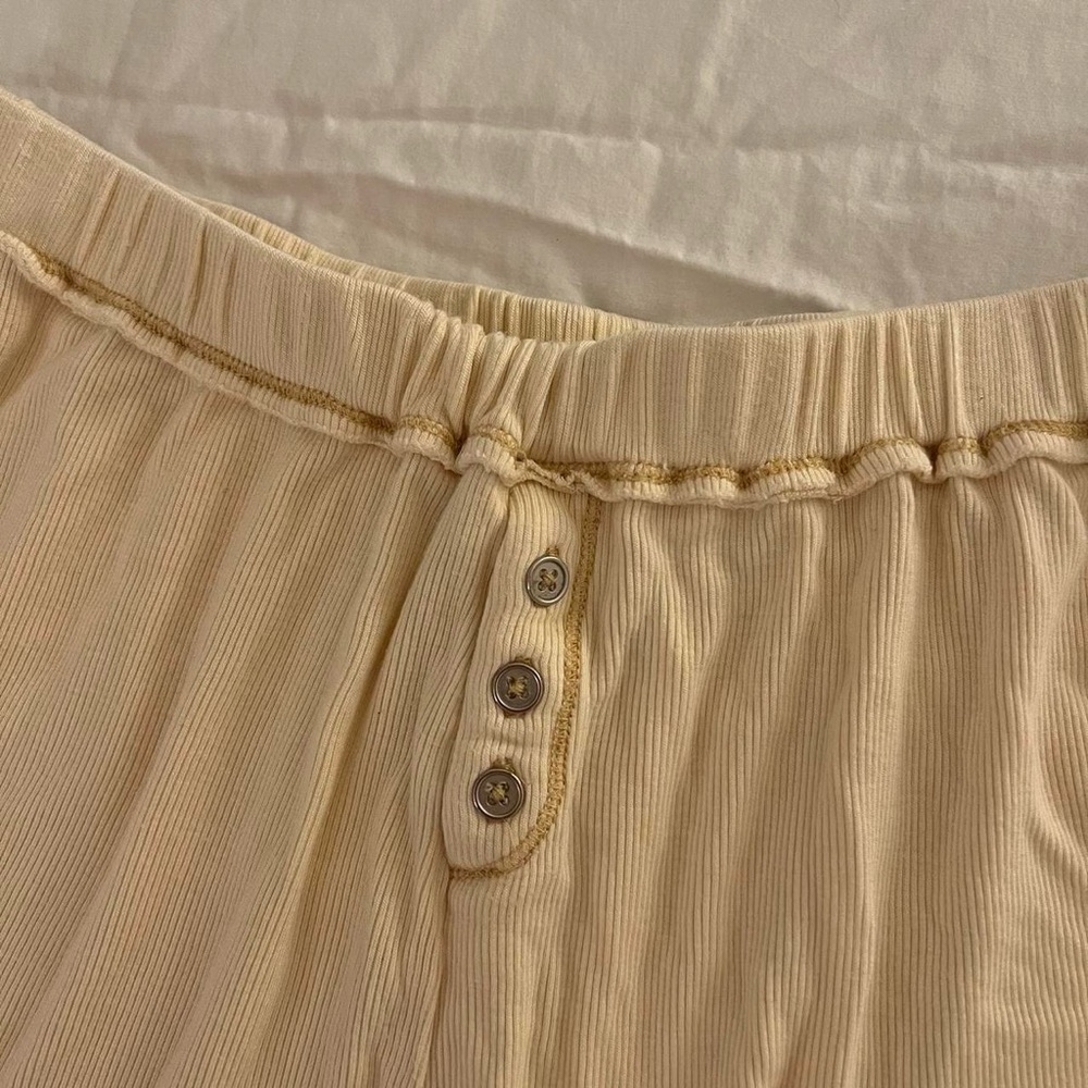 Cream Ruffled Button Shorts - Picture 5 of 5